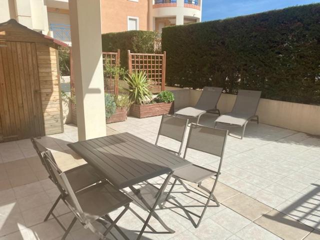 Апартаменти Appt 2 Pieces Port Frejus - Mega Terrasse + Garage Екстер'єр фото
