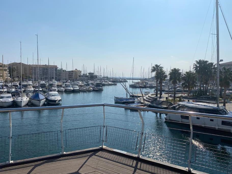 Апартаменти Appt 2 Pieces Port Frejus - Mega Terrasse + Garage Екстер'єр фото