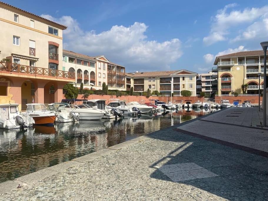 Апартаменти Appt 2 Pieces Port Frejus - Mega Terrasse + Garage Екстер'єр фото